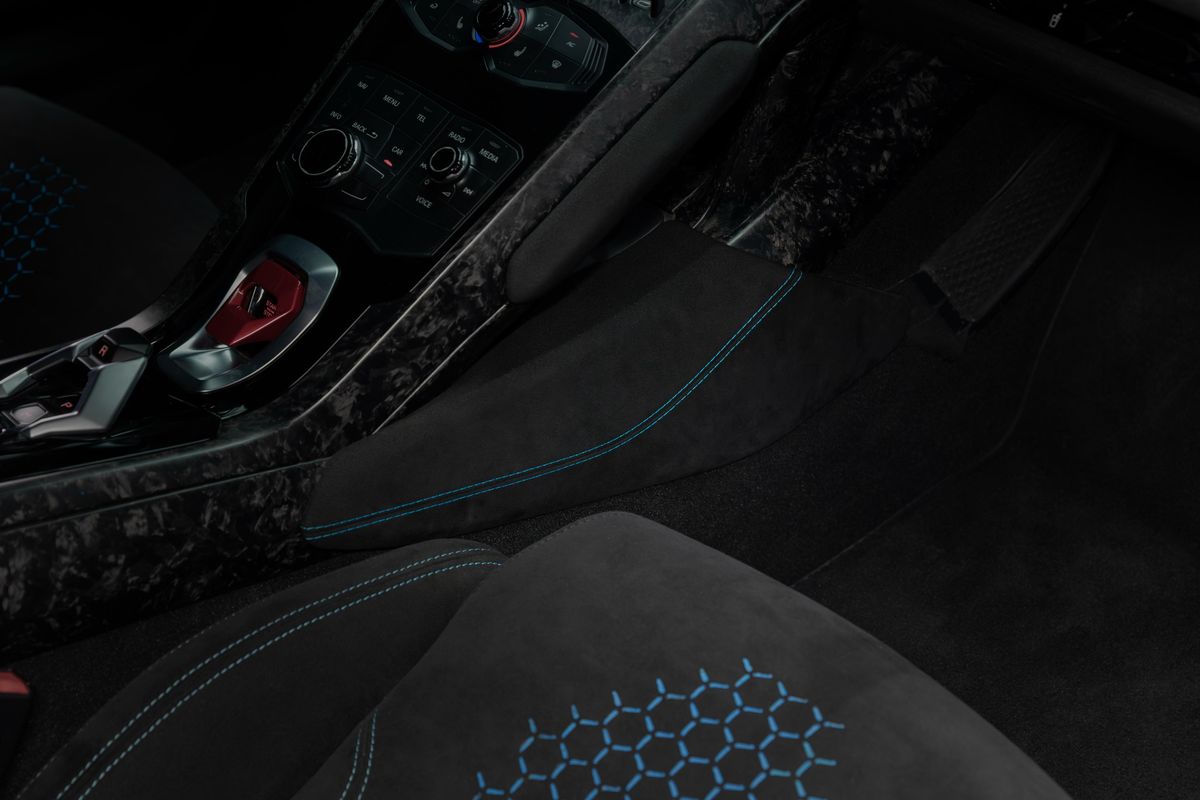 Centre console and seat pattern